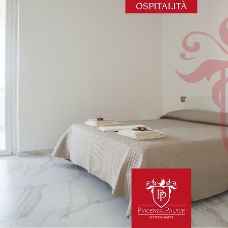 Affittacamere Piacenza Palace Екстер'єр фото
