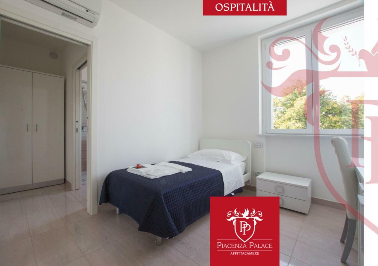 Affittacamere Piacenza Palace Екстер'єр фото