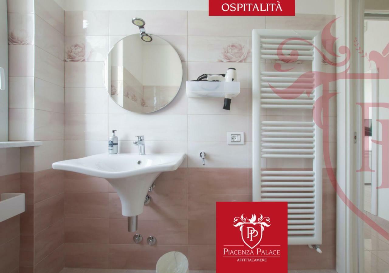 Affittacamere Piacenza Palace Екстер'єр фото