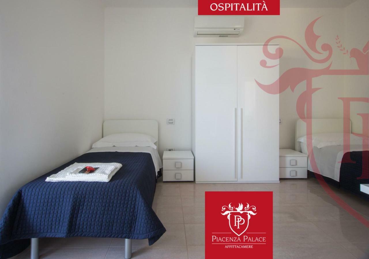 Affittacamere Piacenza Palace Екстер'єр фото